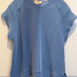 NWOT Women’s Umgee brand Wavy Ribbed Raglan top